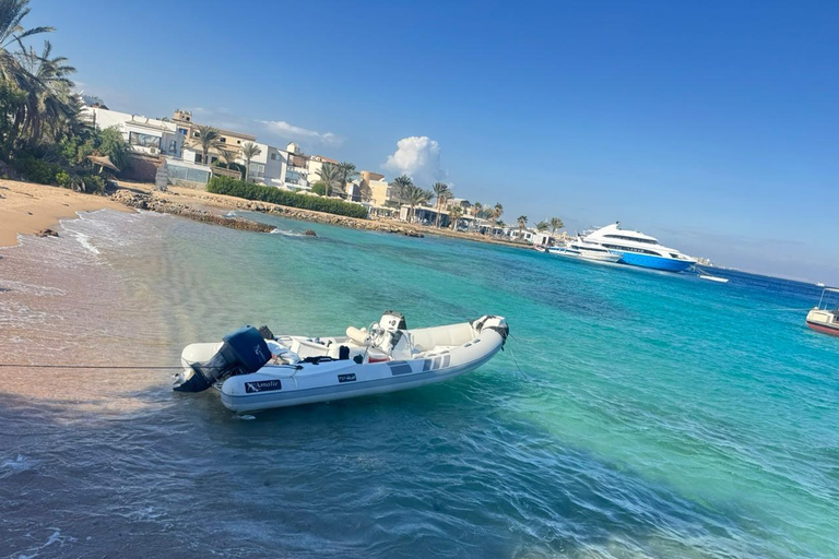 Sea taxi to Magawish island by speedboat