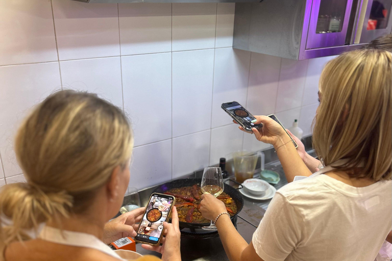 Paella kookles in Alicante, tapas, drankjes en markt