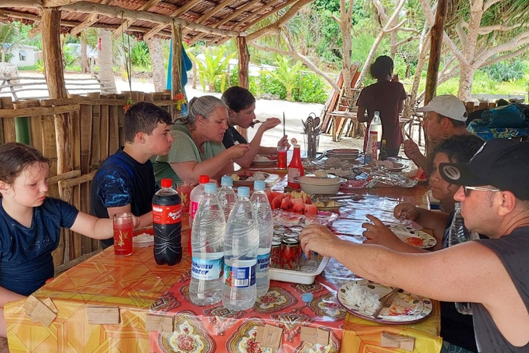 Port Vila: Efate Island Full-Day Tour with BBQ Lunch