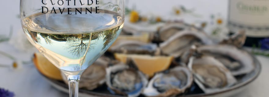 Dégustation de vins et d'huîtres à Chablis