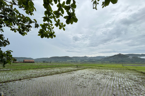 Yogyakarta: tour del Palazzo del Sultano, Borobudur e tramontoYogyakarta: Palazzo del Sultano, Borobudur e tour al tramonto