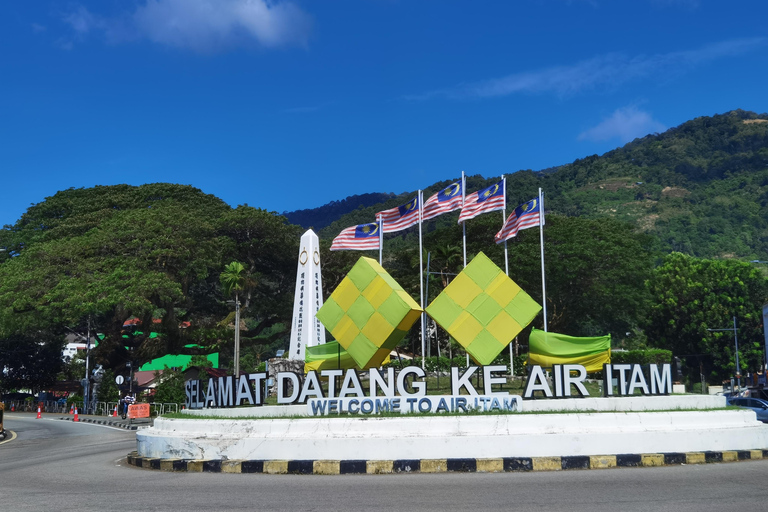 Penang Guided Day Tour with Georgetown, Batik & Beach Sunset