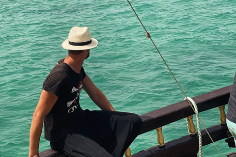 Djerba: Piratenschiff-Kreuzfahrt zur Flamingo-Insel mit Mittagessen
