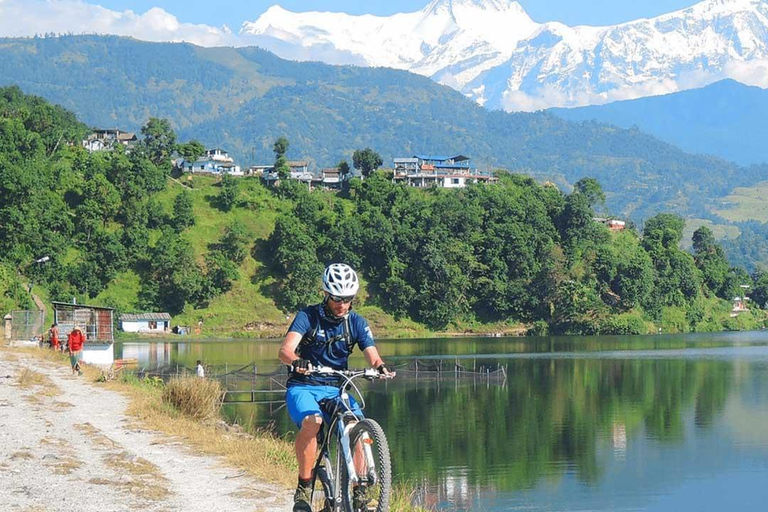 * Vanuit Pokhara: Kalikashan naar Begnas Lake Loop ...