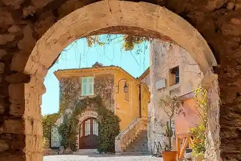 Explore Èze and the Côte d’Azur in a Renault Mégane E-Tech"