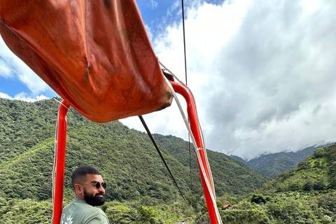 From Quito: Cotopaxi and Baños Day Trip with Lunch