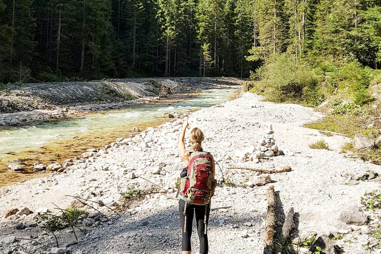 Munich: 3-days Zugspitze hike with hotel pickup