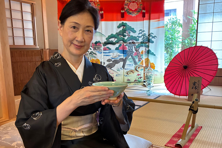 Kanazawa Wagashi Making, Kaiseki, Geisha & Samurai All Tour