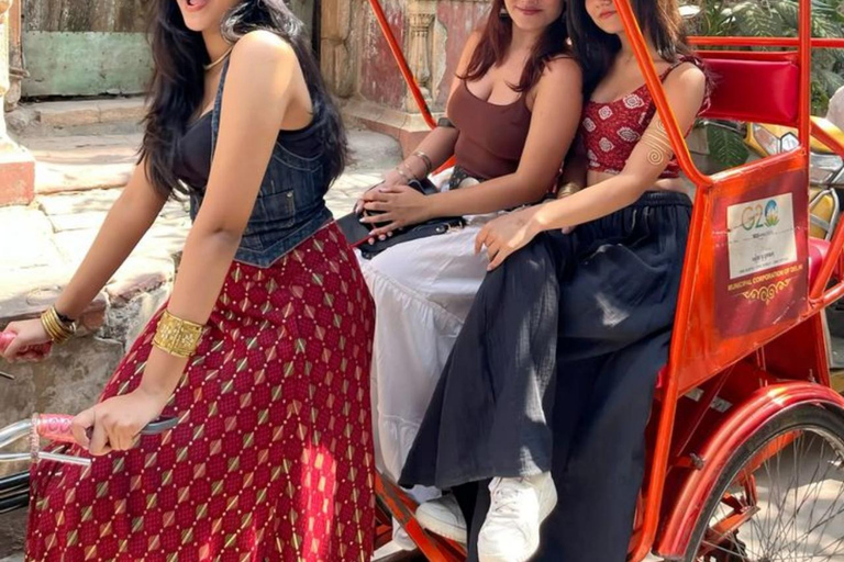 Private Delhi Styling & Shopping with Local Expert Private Delhi Styling & Shopping with Local Expert
