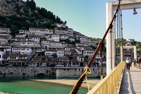 Från Tirana/Durres : Berat Sunset Tour &amp; Traditionell middag