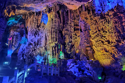 Guilin: Excursión Privada a la Cueva de la Flauta de Caña y la Plantación de TéSalida del hotel de Yangshuo