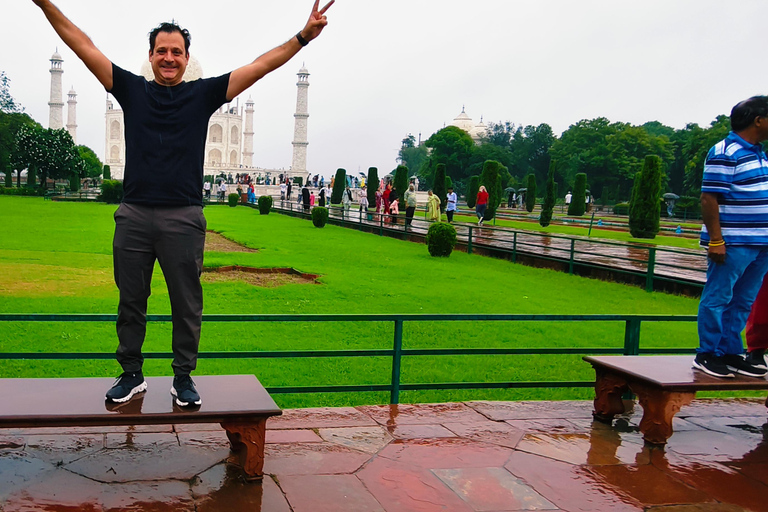 Agra: Private Guided Taj Mahal Tour with Fast-Track Entry Agra: Taj Mahal Tour with Guide and Transfers