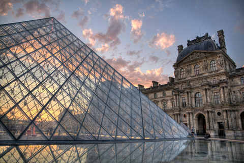 Paris: Louvre Museum Family Treasure Hunt for Kids
