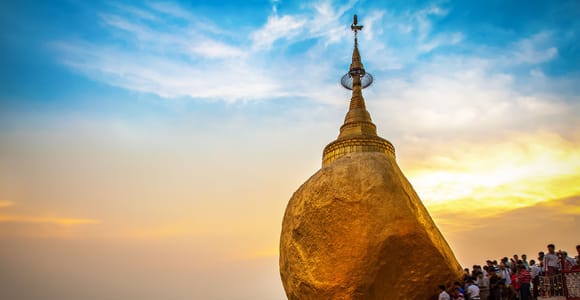 From Chiang Mai: Lamphun Heritage & Temple Private Tour