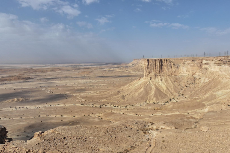 From Riyadh: Edge of the World and Darb Al-Manjoor Adventure