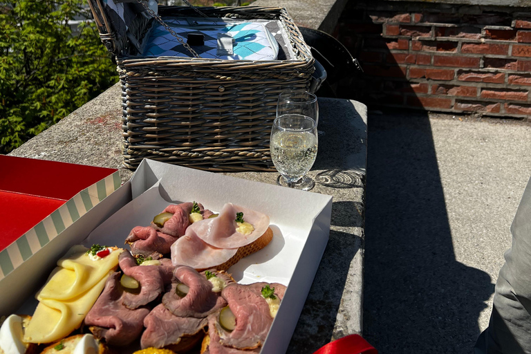 Graz: Met de kabelbaan en picknick op de SchlossbergUnieke picknickervaring in Graz