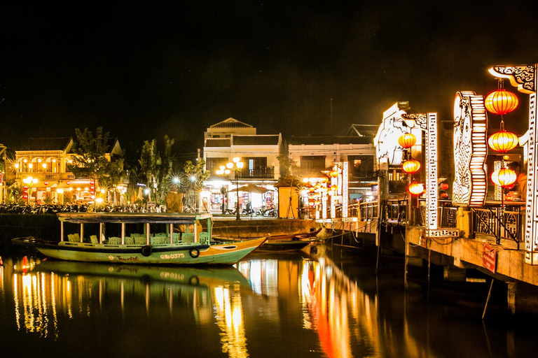 Hoi An: Evening Food Tour with 7 Tastings and Boat Trip