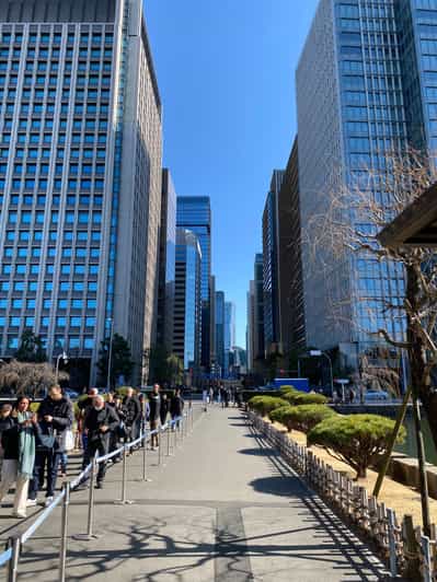 Imperial Palace Walking Tour:The Shoguns,the Imperial Family