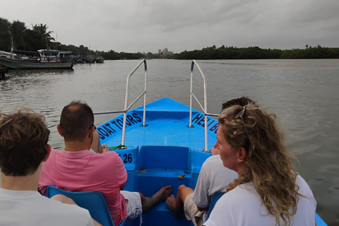 Negombo City Tour & Lagoon Boat safari with Fruit Tasting