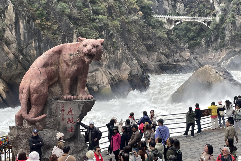 Shangri-La’s Tiger Leaping Gorge: A Canyon Adventure