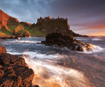 Belfast: Giant's Causeway Tour and 2-Day Open Top-Bus Tour