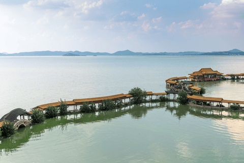 From Shanghai: Taihu Dongshan Hike & Lakeside Sunset Tour