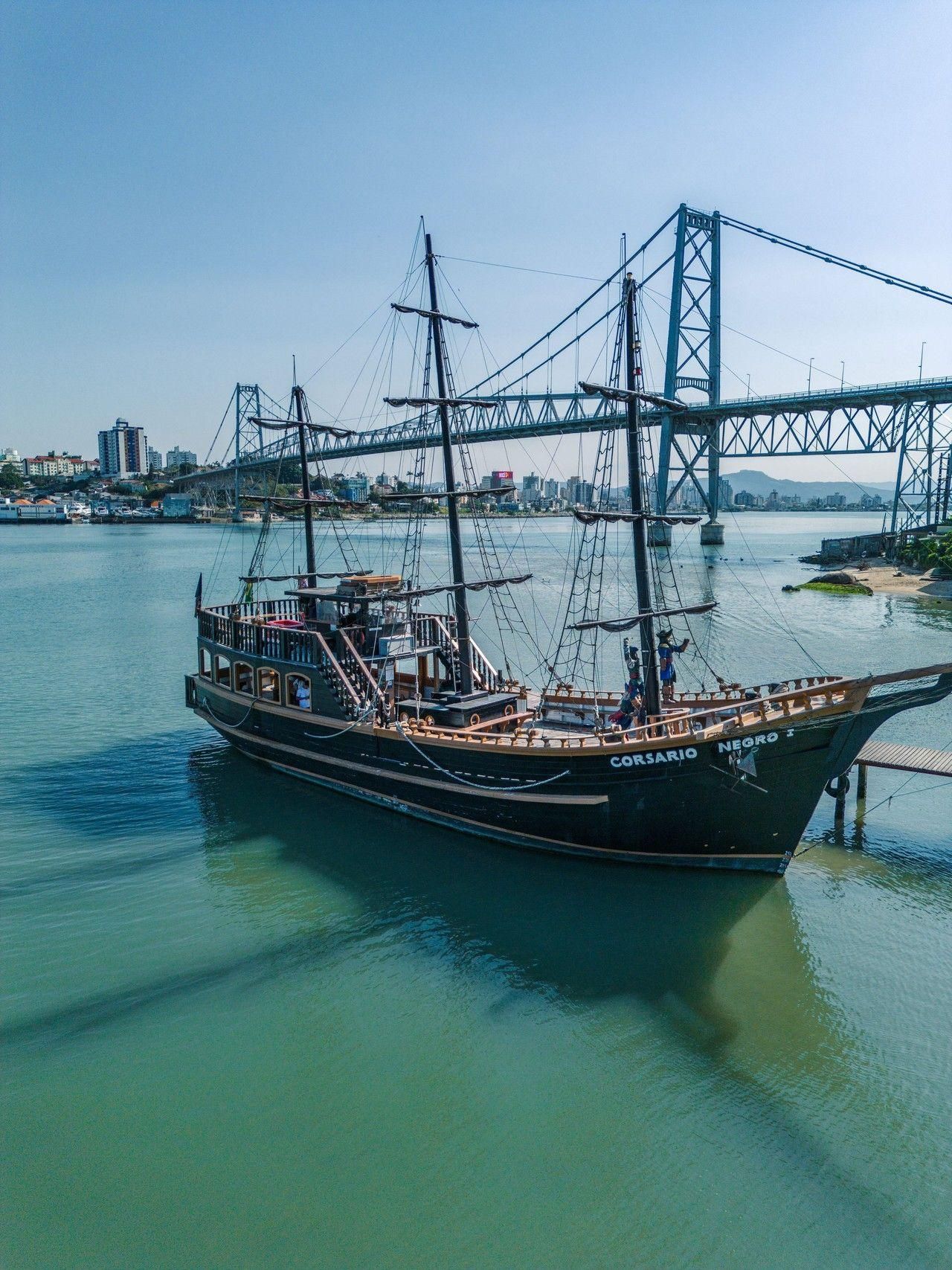 Florianópolis: Fahrt mit dem Piratenschiff und Anhatomirim-Tour