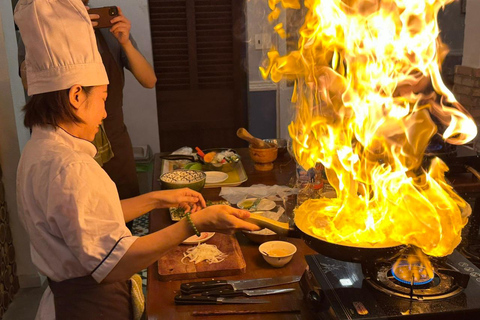 Immersive Cooking Class & Wet Market Tour - Local Chef