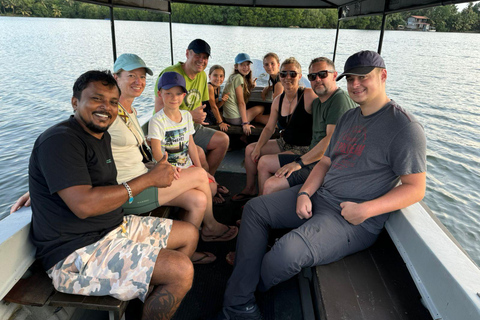 Koggala Lake Private Boat Tour with Dinesh