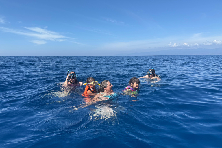 Puerto Escondido: Boat tour to enjoy the sunset