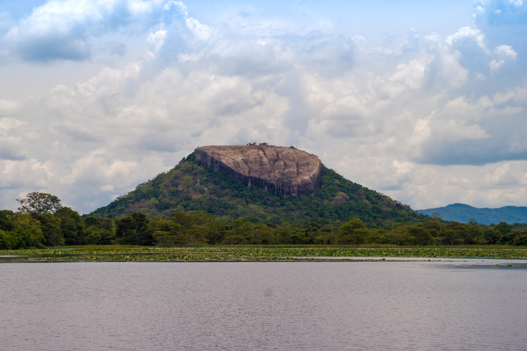 Sigiriya: Pidurangala Sunrise Hike & Polonnaruwa Tour Sigiriya: Pidurangala Sunrise Hike VIP Tour