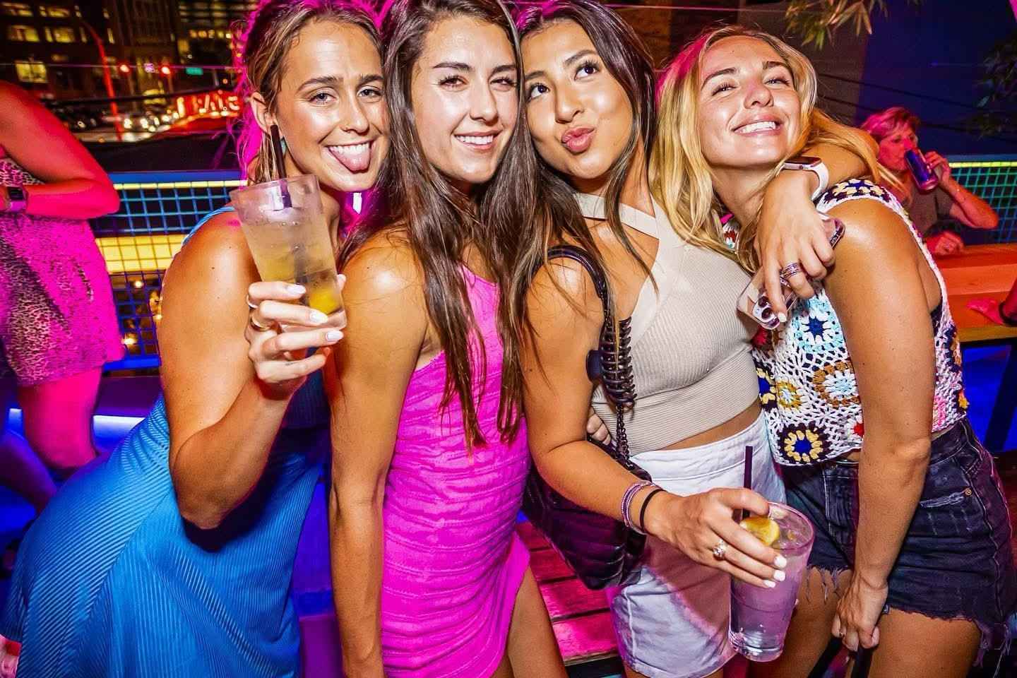 San Diego: Gaslamp Quarter Guided Bar Crawl - San Diego: Gaslamp Quarter Guided Bar Crawl
