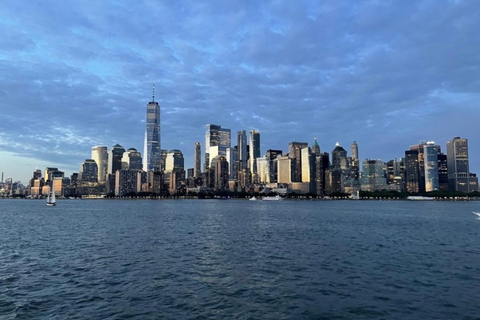 NYC Sunset, Music &amp; Statue of Liberty Sightseeing CruiseZonsondergang in NYC, muziek en rondvaart langs het Vrijheidsbeeld