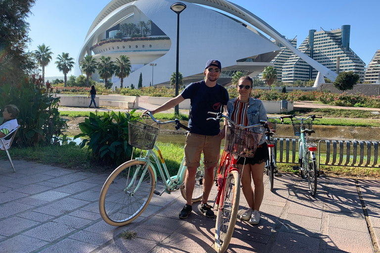 Valencia Geführte Fahrradtour in kleiner GruppeGemeinsame Fahrradtour in kleiner Gruppe (Fahrrad ist nicht inbegriffen)