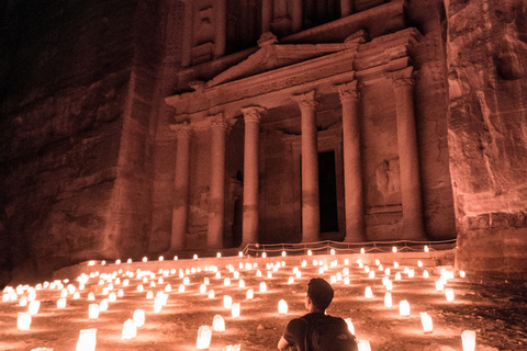 Aqaba: Tour noturno por Petra com traslado particular