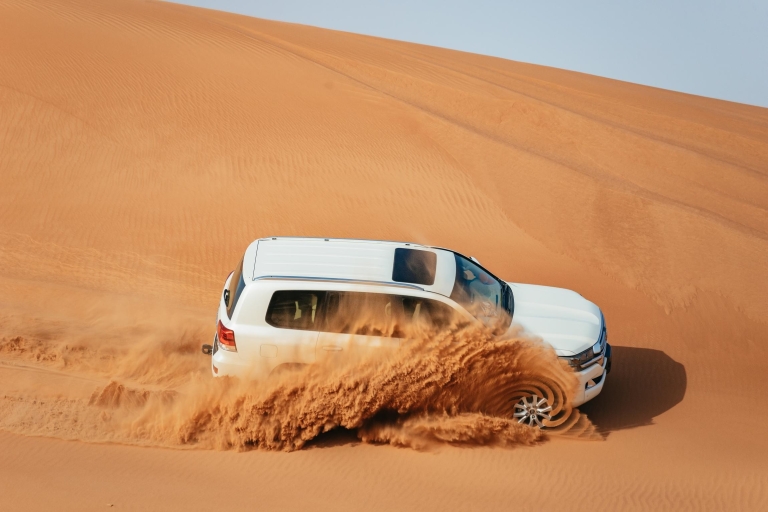 Dubai: extreme woestijnsafari, sandboarden en BBQWoestijnsafari met avondeten - privévoertuig en viptafel