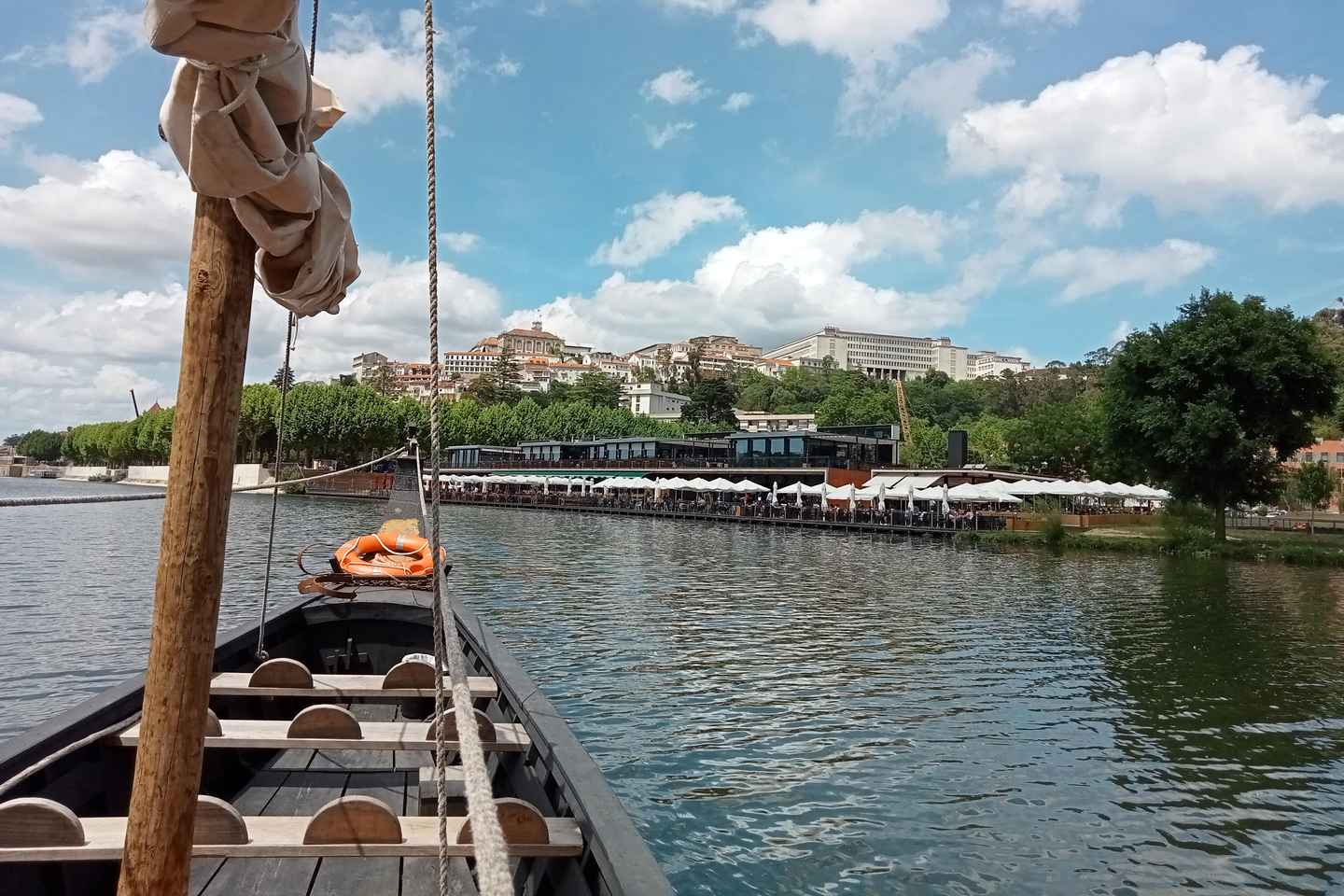 Paseo en Barca Serrana por el río Mondego en Coimbra