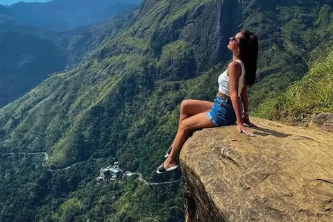 Ella: Little Adam's Peak, 9 Arch Bridge, Ravana Falls Tour
