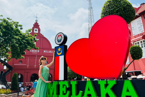Malacca Day Trip: River Cruise, Trishaw & Nyonya Lunch