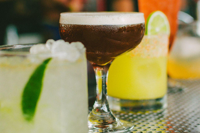 Cartagena: Centro Histórico Bar Crawl with a Local Guide