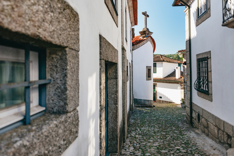 Vallée du Douro : circuit vins avec déjeuner et croisièrePrise en charge et le retour à votre hôtel inclus