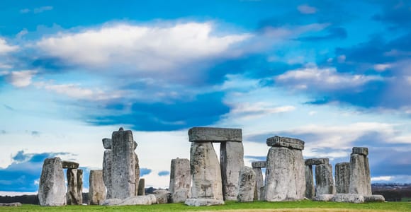 Von Bath aus: Stonehenge & die Cotswolds Tagestour mit Eintritt