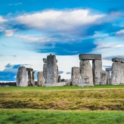Von Bath aus: Stonehenge & die Cotswolds Tagestour mit Eintritt