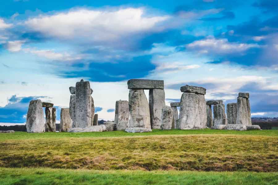 Von Bath aus: Stonehenge & die Cotswolds Tagestour mit Eintritt