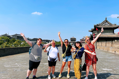 Xi'an: Terracotta Army, City Wall, Pagoda & Family Lunch Private Guided Tour with Lunch and Pickup Anywhere in Xi'an
