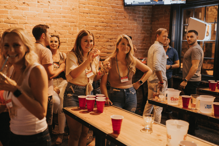 Bratislava: ultiem feestweekend van 2 nachten met hotelovernachting2 nachten in het Bratislava Bash Hostel, 60 minuten bierfietsen, kroegentocht