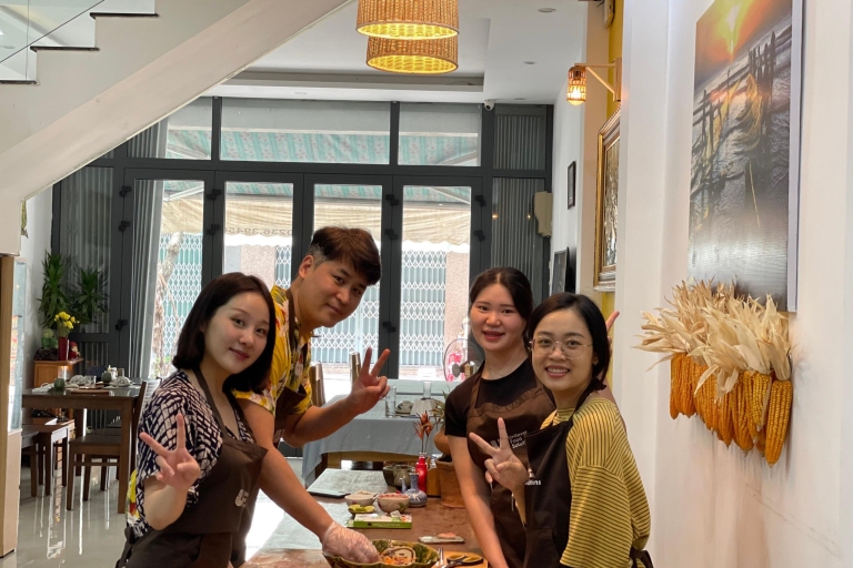 Da Nang: Vegetarian Cooking Class with Janny