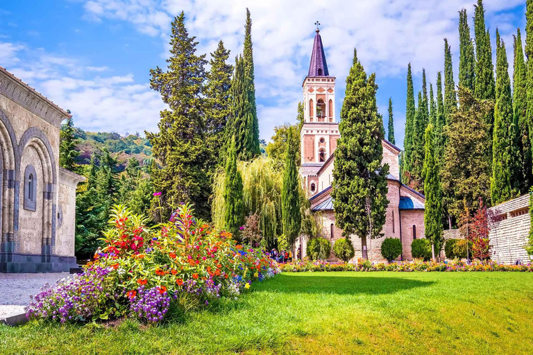 Tbilisi: 4-Day Georgia and Armenia Tour with Guide