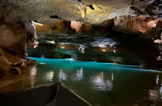 Valencia: Cuevas de San José mit Boot auf einem unterirdischen Fluss und kleiner Gruppe
