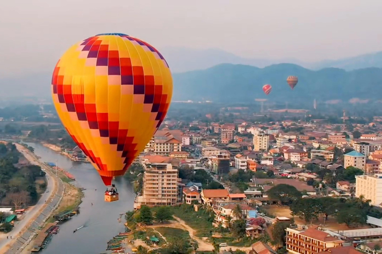 Vangrong Kayaking + Hot Air Balloon Experience